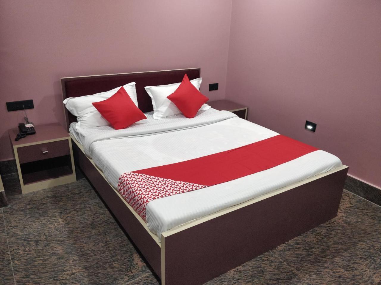 Oyo 16871 Anant Home Stay Shillong Bagian luar foto