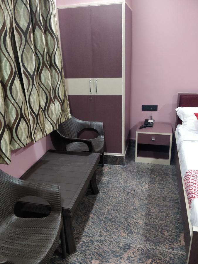 Oyo 16871 Anant Home Stay Shillong Bagian luar foto