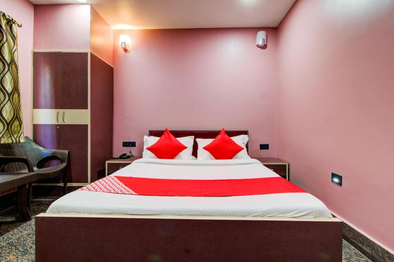 Oyo 16871 Anant Home Stay Shillong Bagian luar foto